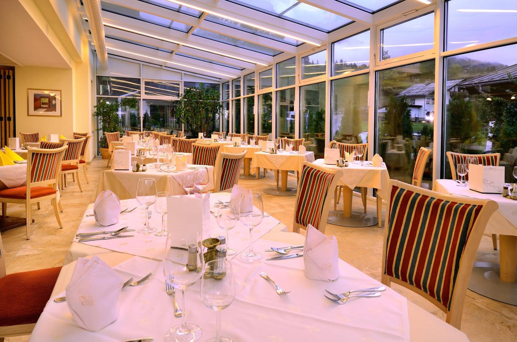 Hotel Leonhard Leogang Exterior photo
