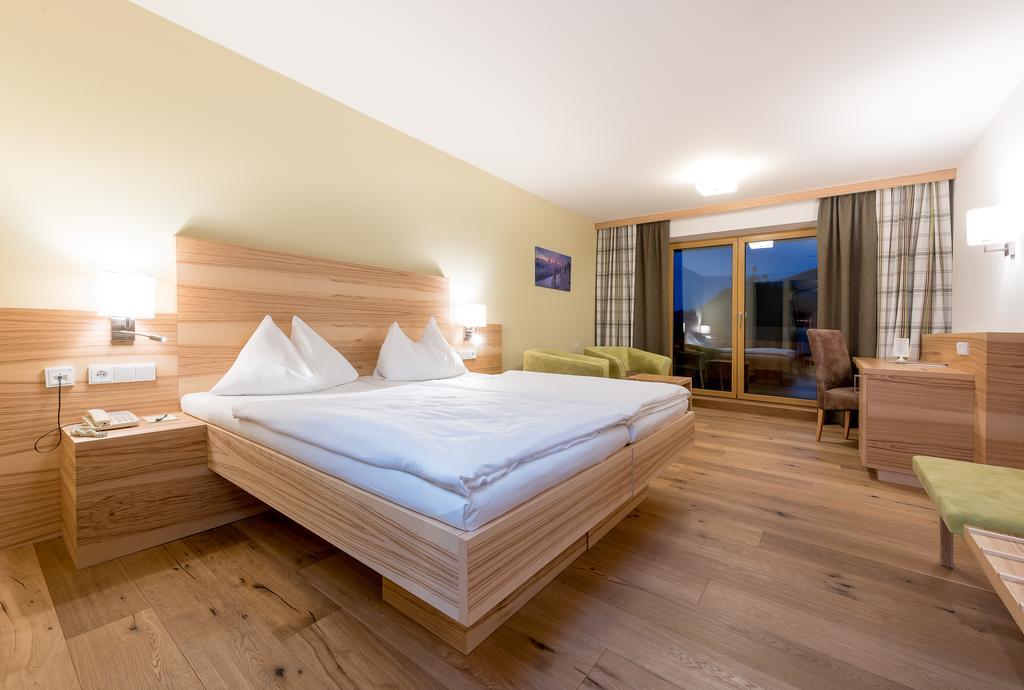 Hotel Leonhard Leogang Exterior photo