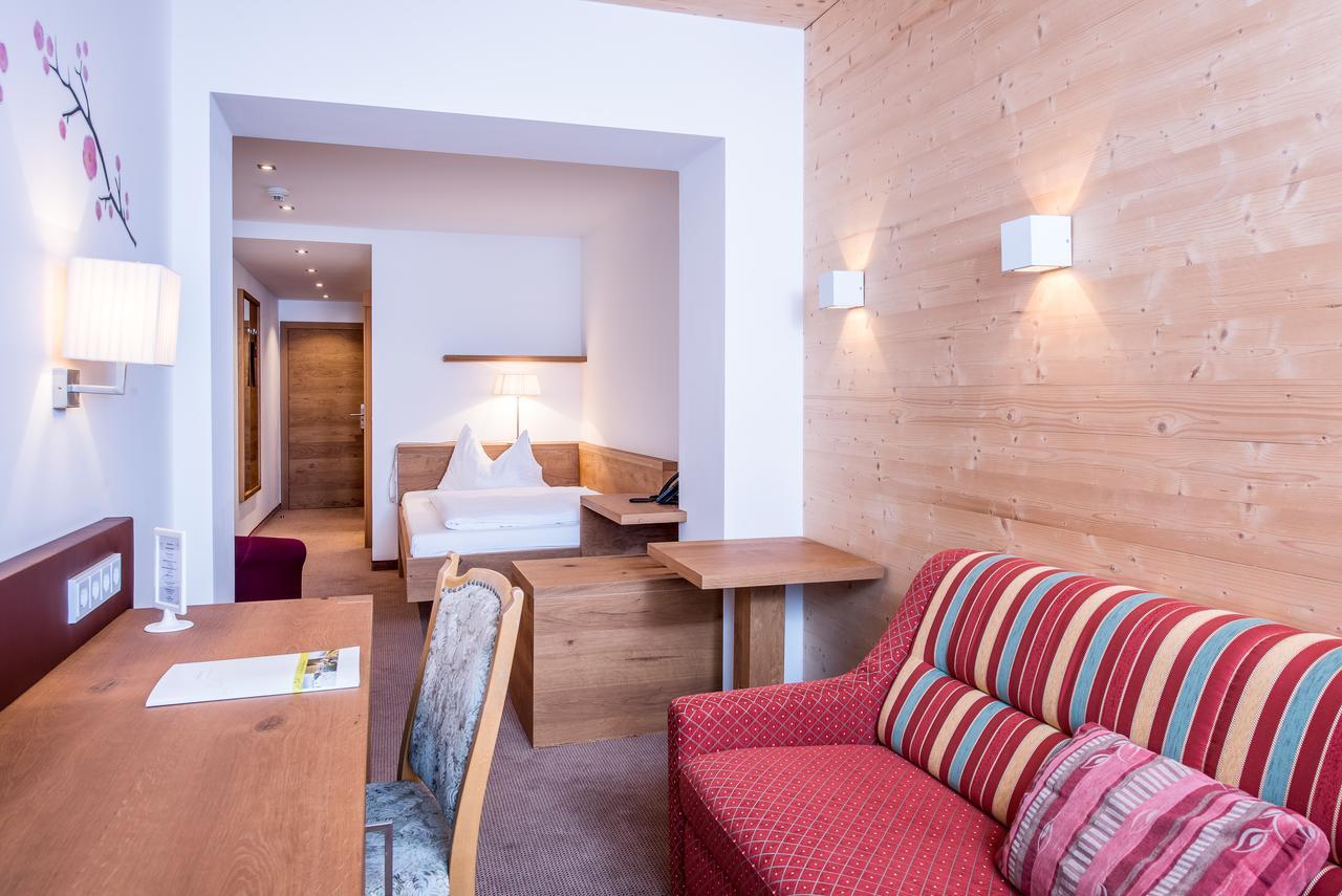 Hotel Leonhard Leogang Exterior photo