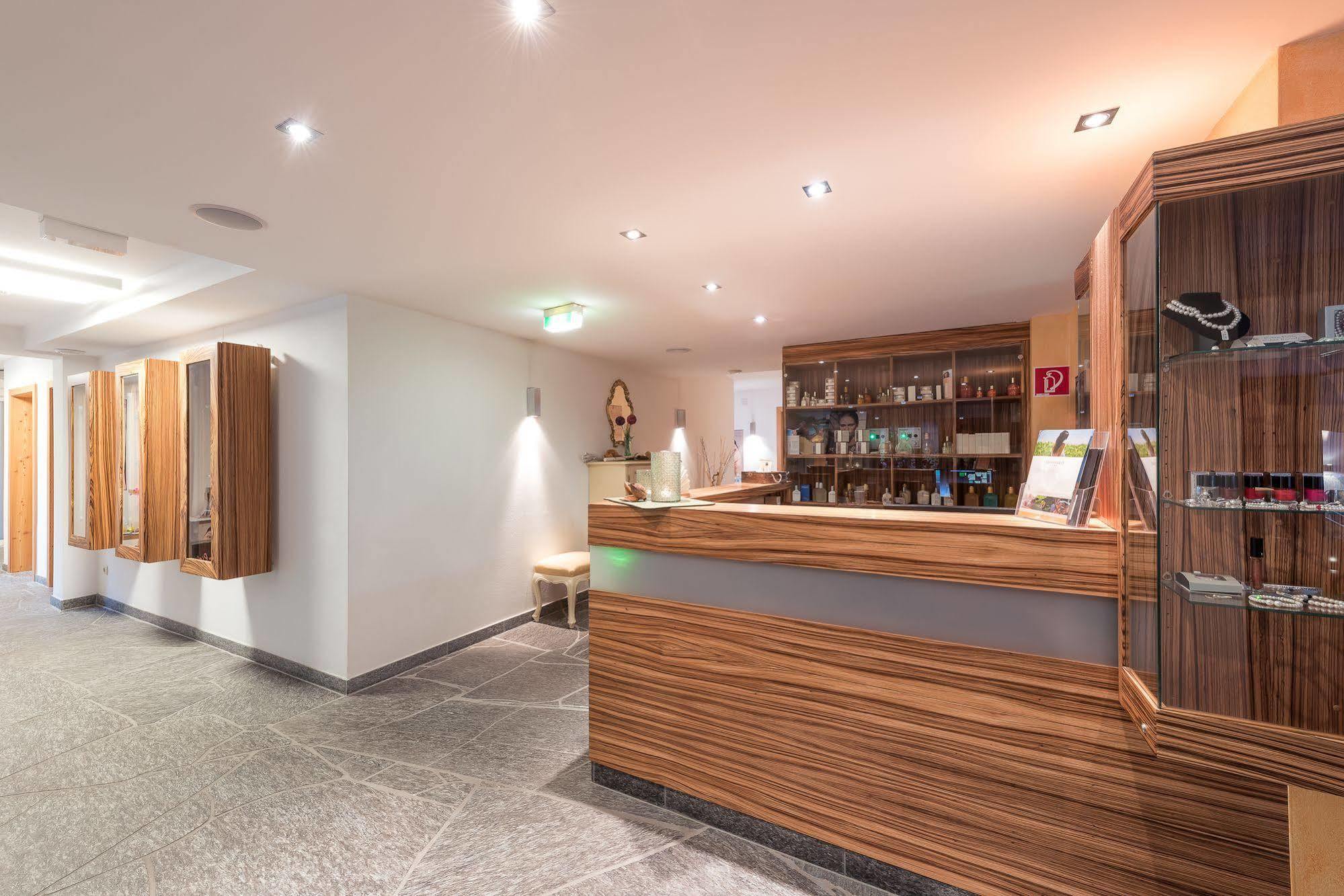 Hotel Leonhard Leogang Exterior photo
