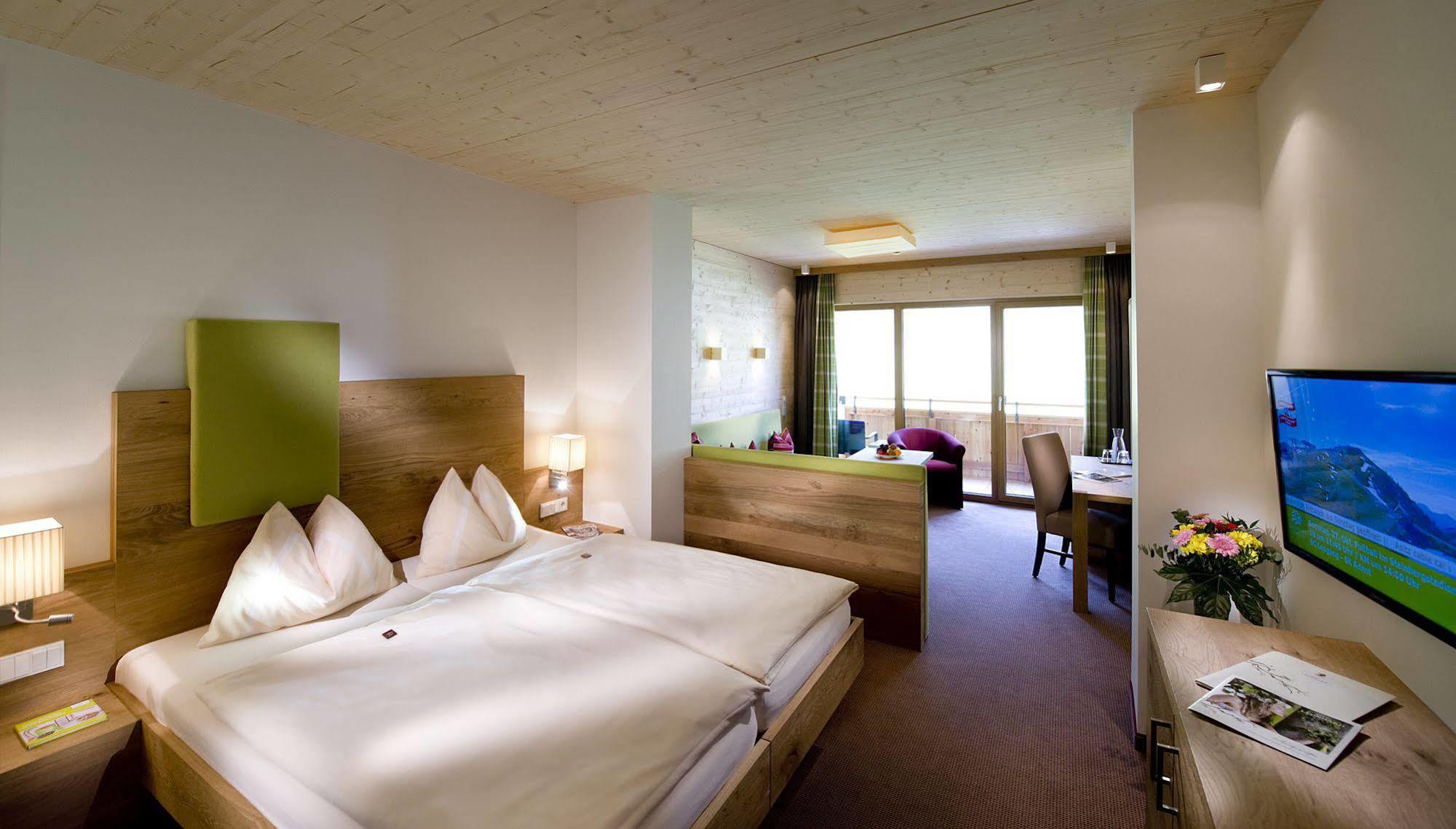 Hotel Leonhard Leogang Exterior photo